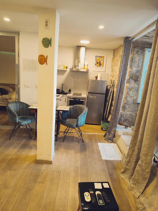 Studio Apartman Fondo Split Exterior photo
