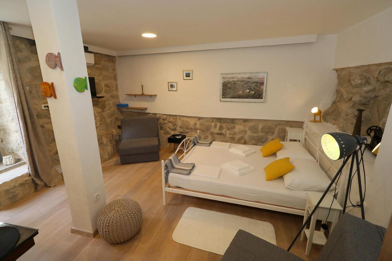 Studio Apartman Fondo Split Exterior photo